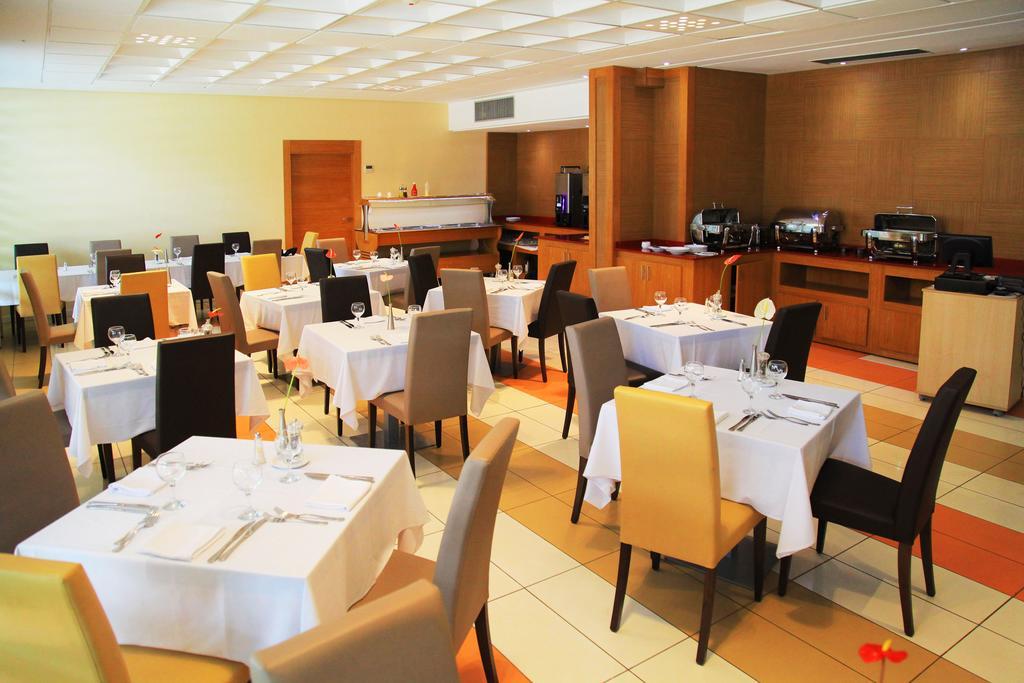 Palm Club Hotel Abidjan Exterior photo