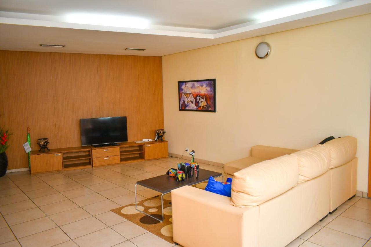 Palm Club Hotel Abidjan Exterior photo